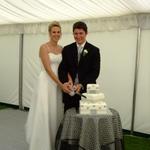 Richard & Abi cutting the cake